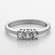Anello Trilogy con brillanti "Ginevra"