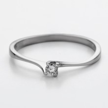 Anello Solitario con diamante a griffe "First Love"