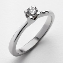 Anello tipo Valentino con diamante "Raffaello"